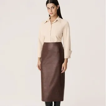 Зимой модные девушки носят именно эти юбки – проверь себя