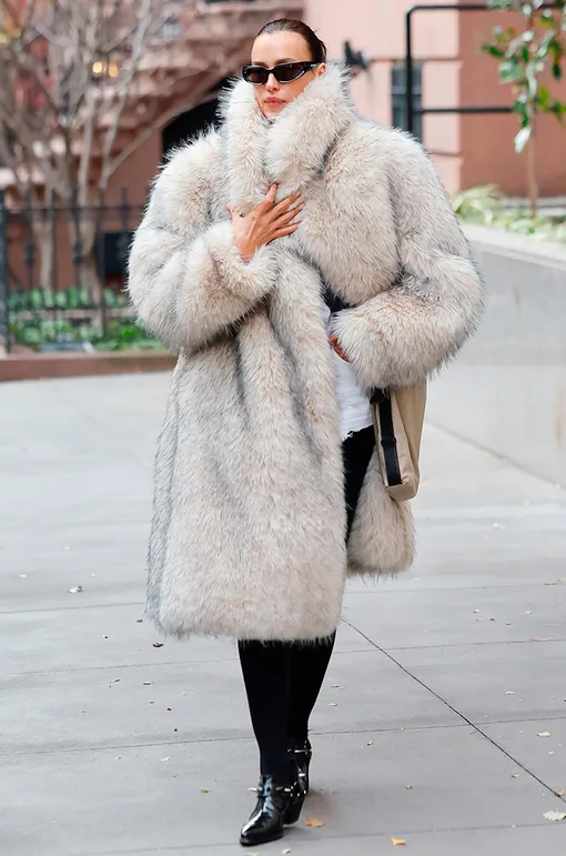 10 модных шуб, как у Ирины Шейк (у нее, кстати, от российского бренда!)