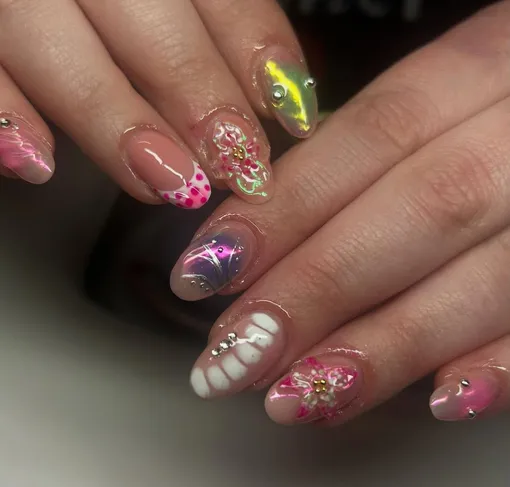 Маникюр с пирсингом: 13 модных вариантов на осень в стиле хэви-метал Маникюр с пирсингом: 13 модных вариантов на осень в стиле хэви-метал