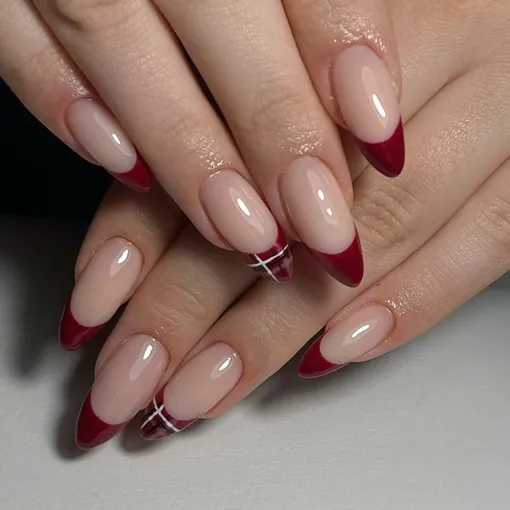 С пледом и какао: 8 стильных маникюров в клетку, которые сделают осень уютнее С пледом и какао: 8 стильных маникюров в клетку, которые сделают осень уютнее