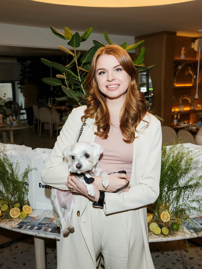 Pet-friendly бран чмедиабрендf «Новый очаг» совместно с брендом натуральных кормов для кошек и собак BOWL WOW