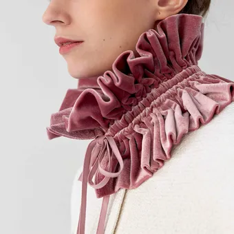 Оверсайз – в топку? Теперь модно одеваться, как средневековая принцесса