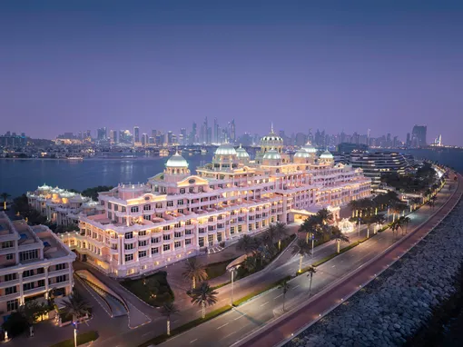 Новогодняя роскошь или где встретить Новый год: на море, у океана или в московской классике