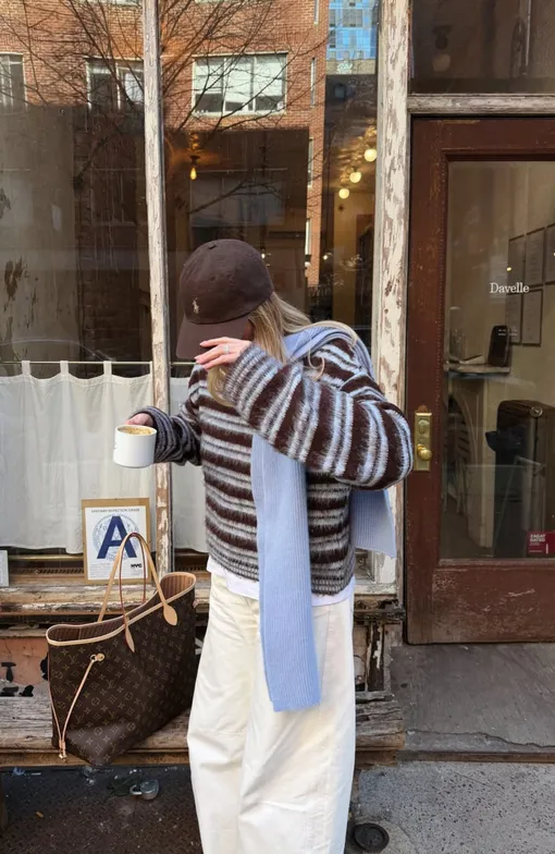 Cливочный желтый, подвинься: ледяной голубой – самый модный оттенок сезона Cливочный желтый, подвинься: ледяной голубой – самый модный оттенок сезона