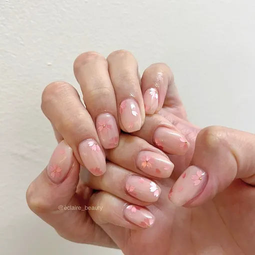 Весенний маникюр с цветами сакуры: 8 идей для вдохновения Весенний маникюр с цветами сакуры: 8 идей для вдохновения