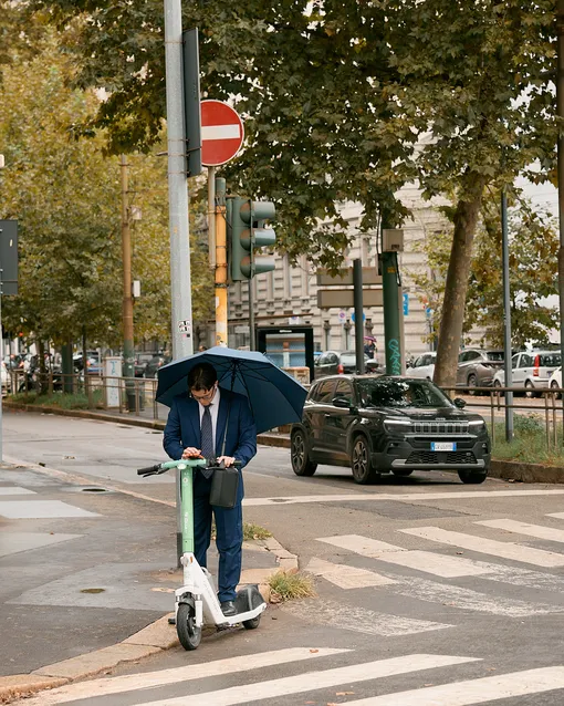 Как хорошо выглядеть на фото и перестать бояться камеры: фешн-фотограф разбивает популярные мифы о съемках