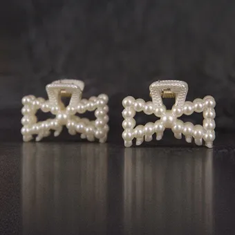 Ставим точку: 6 стильных аксессуаров, которые украсят прическу на Новый год Ставим точку: 6 стильных аксессуаров, которые украсят прическу на Новый год