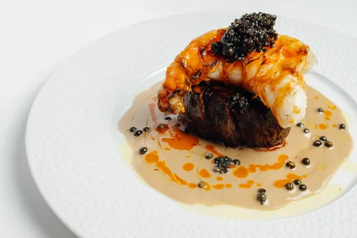 Большие завтраки, десерты жуткие и прекрасные, анчоусы и гуляш со сметаной: свежий дайджест гастрономических новостей