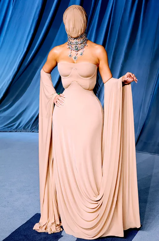 11 лучших звездных образов в 2025 году