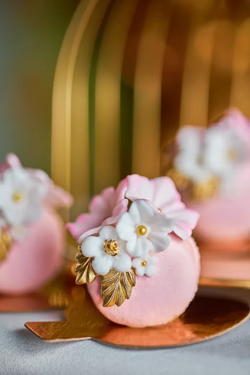 Большие завтраки, десерты жуткие и прекрасные, анчоусы и гуляш со сметаной: свежий дайджест гастрономических новостей