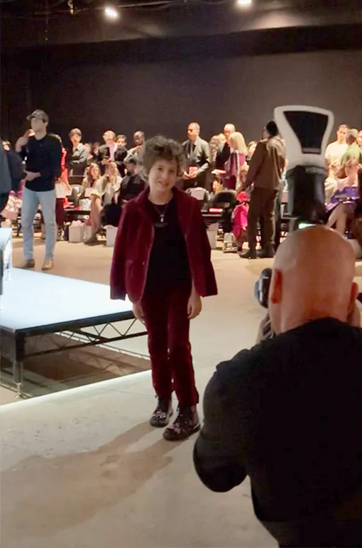 Говорит, что в прошлой жизни был Гуччи: как 9-летний дизайнер открыл модный дом и успел сделать домашку