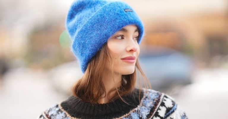 Ярко-синий цвет в тренде: как его носить