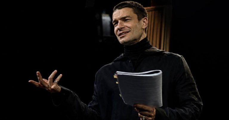 Максим Матвеев возвращается на театральную сцену в спектакле «Опера нищих» Евгения Писарева