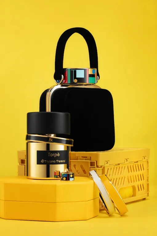 Срочно собираемся на Новый год и выбираем подарки: последний фэшн-дайджест 2025 года Браслет и кольцо FreyWille из коллекции «Hommage a Sophie», сумка 2Mood, духи Tiziani Terenzi Torpe (Рив Гош), браслет FreyWille «Монохром»