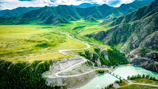 Алтай, Байкал и северное сияние Териберки: шесть маршрутов для медового месяца, который запомнится на всю жизнь