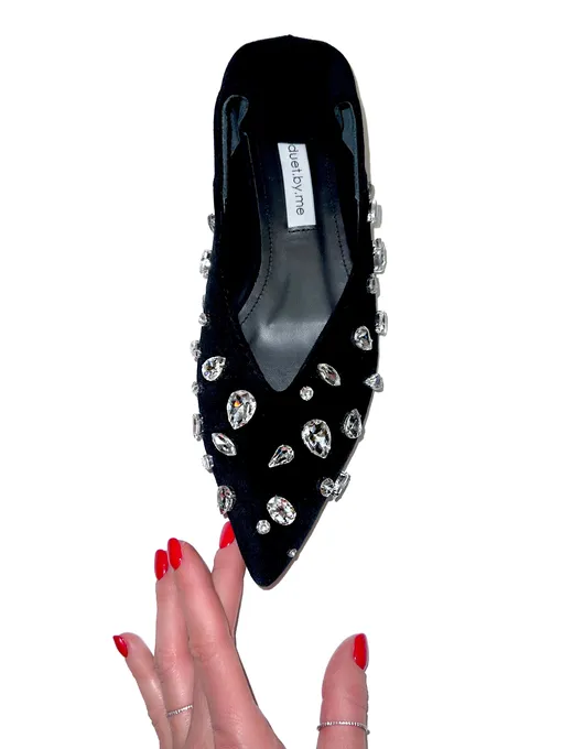 Заверните, пожалуйста, всё: гид вирусным брендам Московской недели моды Заверните, пожалуйста, всё: гид вирусным брендам Московской недели моды