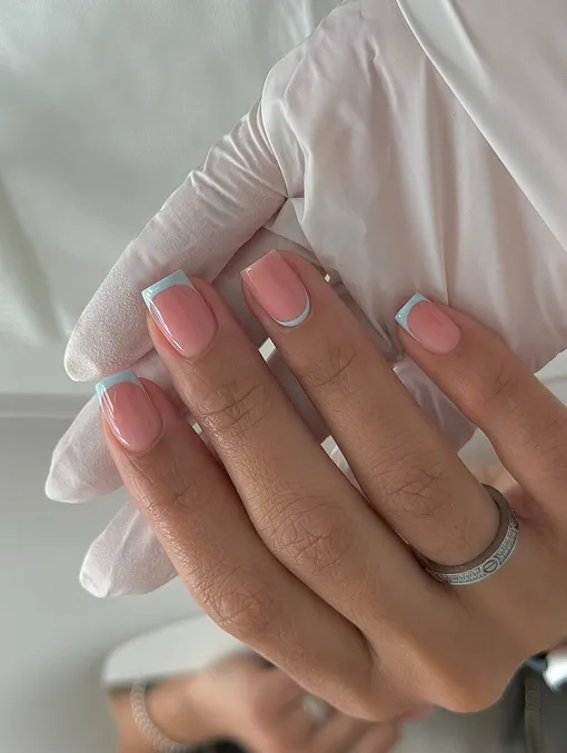 Модный маникюр на весну 2026: 5 стильных вариантов обратного френча