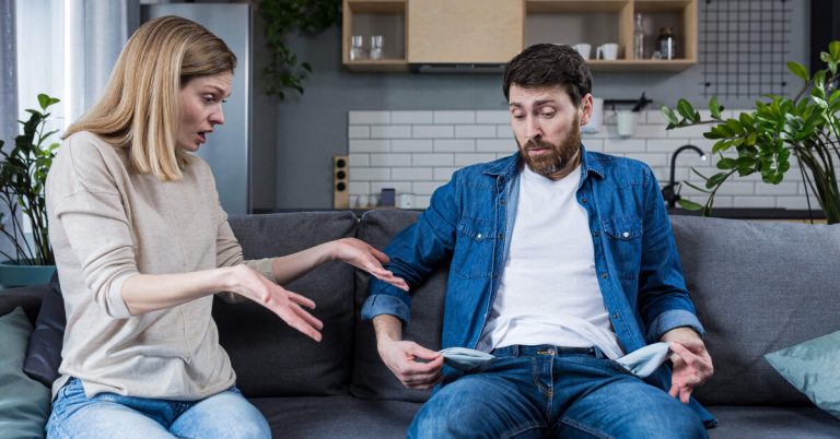 Важный вопрос: почему о деньгах лучше говорить до начала совместной жизни и как правильно это делать