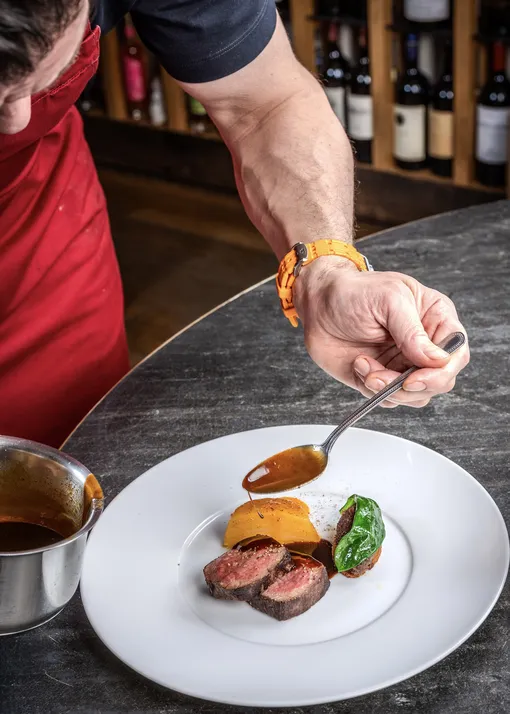 Новые рестораны не в центре, сеты, бранчи и завтраки: свежий гастрономический дайджест, с которым приятно начать год