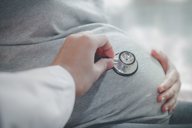 Поздняя беременность: можно ли выносить ребенка после 55 лет