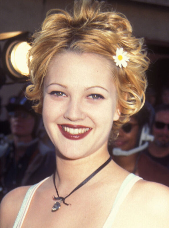 Исправили ошибки: макияж Джоли, Лопес и других голливудских красавиц из 1990-х и 2000-х годов и сейчас