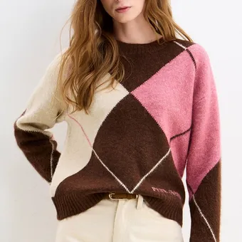 Кэти Холмс уверена: такой свитер нужен тебе прямо сейчас Кэти Холмс уверена: такой свитер нужен тебе прямо сейчас