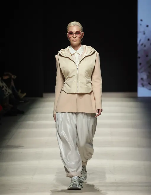 Китайский футуризм, якутские мотивы и классика без правил: 5 показов Московской недели моды, которые нельзя пропустить Китайский футуризм, якутские мотивы и классика без правил: 5 показов Московской недели моды, которые нельзя пропустить