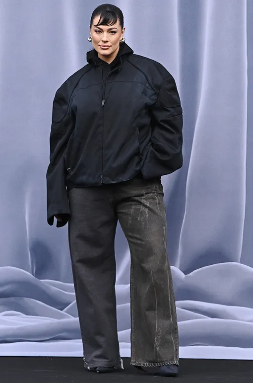 В стиле Эшли Грэм: 3 пальто, которые стройнят В стиле Эшли Грэм: 3 пальто, которые стройнят