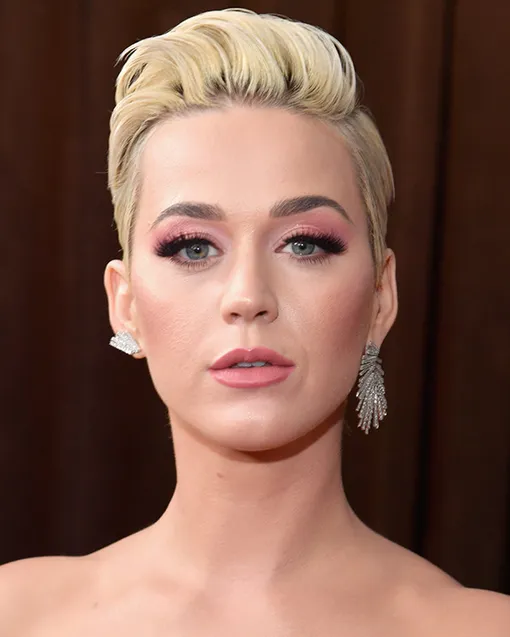 Обесцвеченные брови: кому из звезд идет этот тренд, а кому — нет