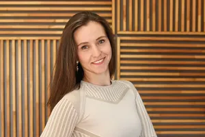 Йога по фазам цикла: как тренироваться эффективнее