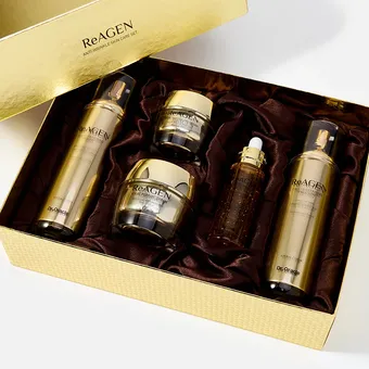 От волшебных наборов и адвентов до бьюти-гаджетов: 26 роскошных подарков под елку для самых любимых женщин От волшебных наборов и адвентов до бьюти-гаджетов: 26 роскошных подарков под елку для самых любимых женщин