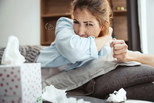 Почему появляется кашель с кровью: основные причины и особенности