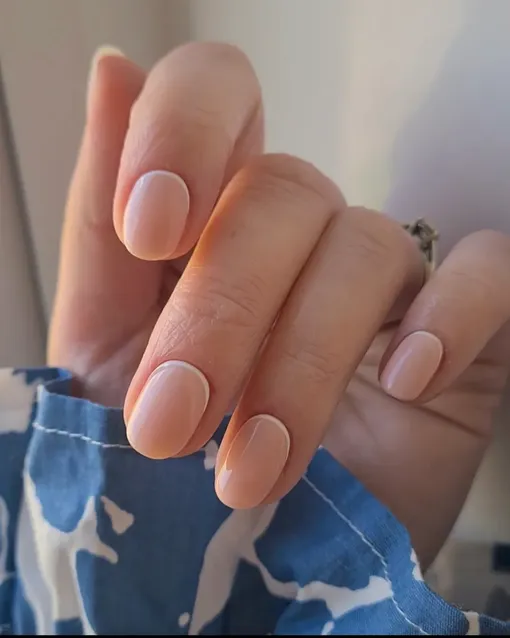 Модный маникюр на весну 2026: 5 стильных вариантов обратного френча