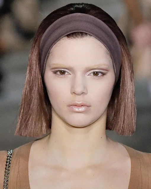 Обесцвеченные брови: кому из звезд идет этот тренд, а кому — нет