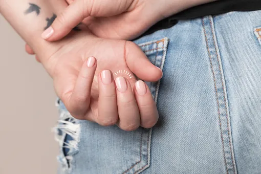 Попасть в тон: гид по идеальным нюдовым лакам для каждого цвета кожи Попасть в тон: гид по идеальным нюдовым лакам для каждого цвета кожи