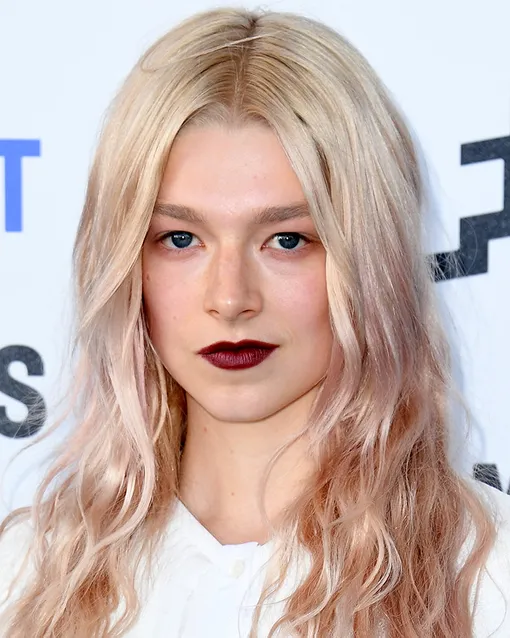 Обесцвеченные брови: кому из звезд идет этот тренд, а кому — нет