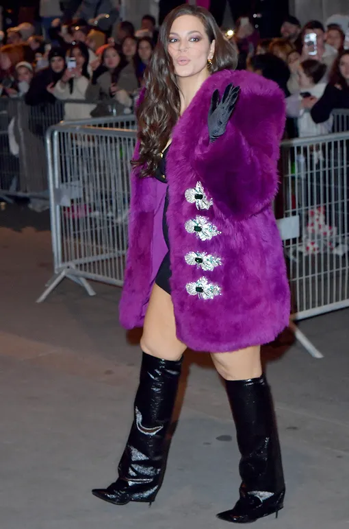 В стиле Эшли Грэм: 3 пальто, которые стройнят В стиле Эшли Грэм: 3 пальто, которые стройнят