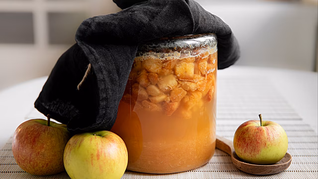Четыре ошибки, из-за которых яблочный компот мутнеет