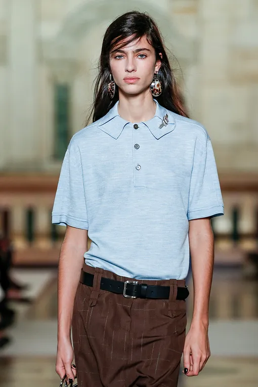 Этот «бабушкин» аксессуар будет нужен каждой модной девушке в 2026 году