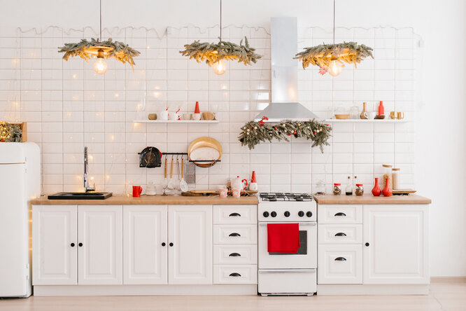 Как быстро украсить кухню к Новому году и Рождеству: 10+ простых идей