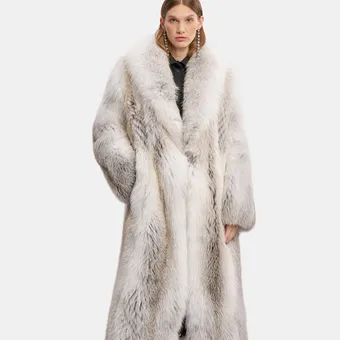 10 модных шуб, как у Ирины Шейк (у нее, кстати, от российского бренда!)