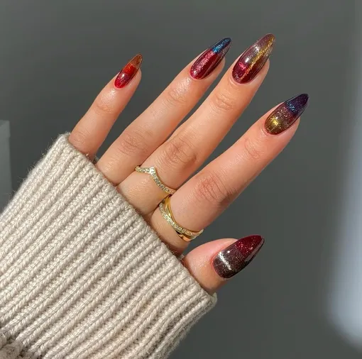 С пледом и какао: 8 стильных маникюров в клетку, которые сделают осень уютнее С пледом и какао: 8 стильных маникюров в клетку, которые сделают осень уютнее