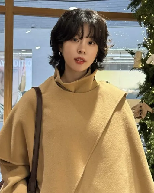 Со Ын-су часто привлекает внимание необычным подходом к стилю