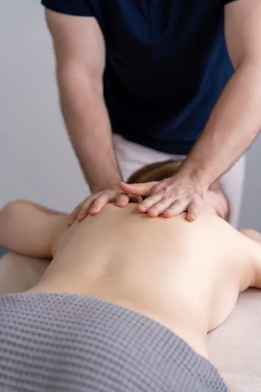 Висцеральный массаж: что такое, как проводится, сколько сеансов нужно, показания и противопоказания