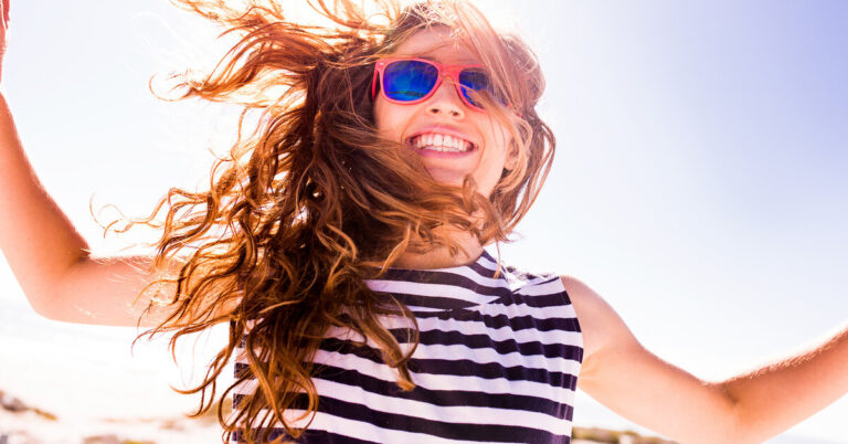Как защитить волосы от солнца: 5 простых правил