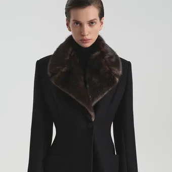 Если ты модная девушка – у тебя должен быть меховой воротник