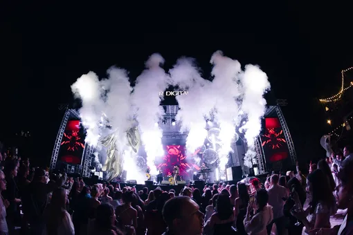 IZMENI SOZNANIE провели первый Summer Digital Fest в Москве