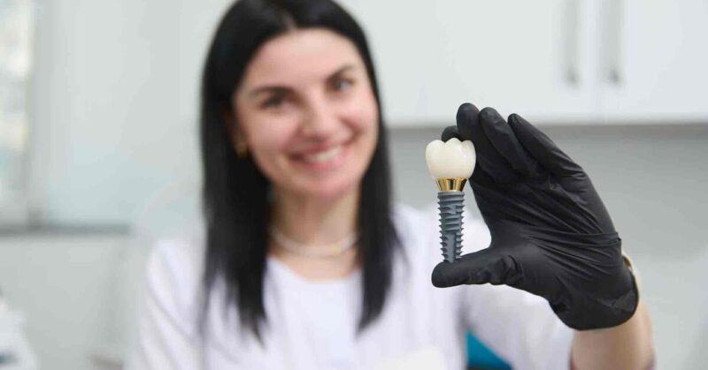 Зачем используют микротоки при имплантации зубов: объяснения стоматолога Зачем используют микротоки при имплантации зубов: объяснения стоматолога