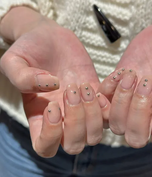 Маникюр с пирсингом: 13 модных вариантов на осень в стиле хэви-метал Маникюр с пирсингом: 13 модных вариантов на осень в стиле хэви-метал