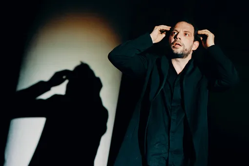 Новые спектакли, ярмарка современного искусства, музыкальный байопик и многое другое: дайджест событий апреля Новые спектакли, ярмарка современного искусства, музыкальный байопик и многое другое: дайджест событий апреля